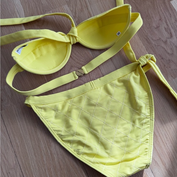 Vintage Chanel Bright Yellow Quilted Bikini- size 36 - Picture 3 of 5